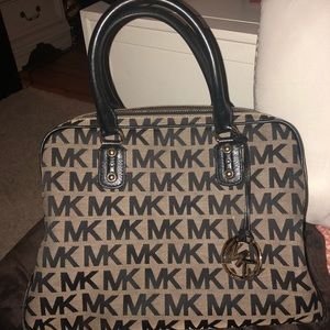 Micheal Kors Purse